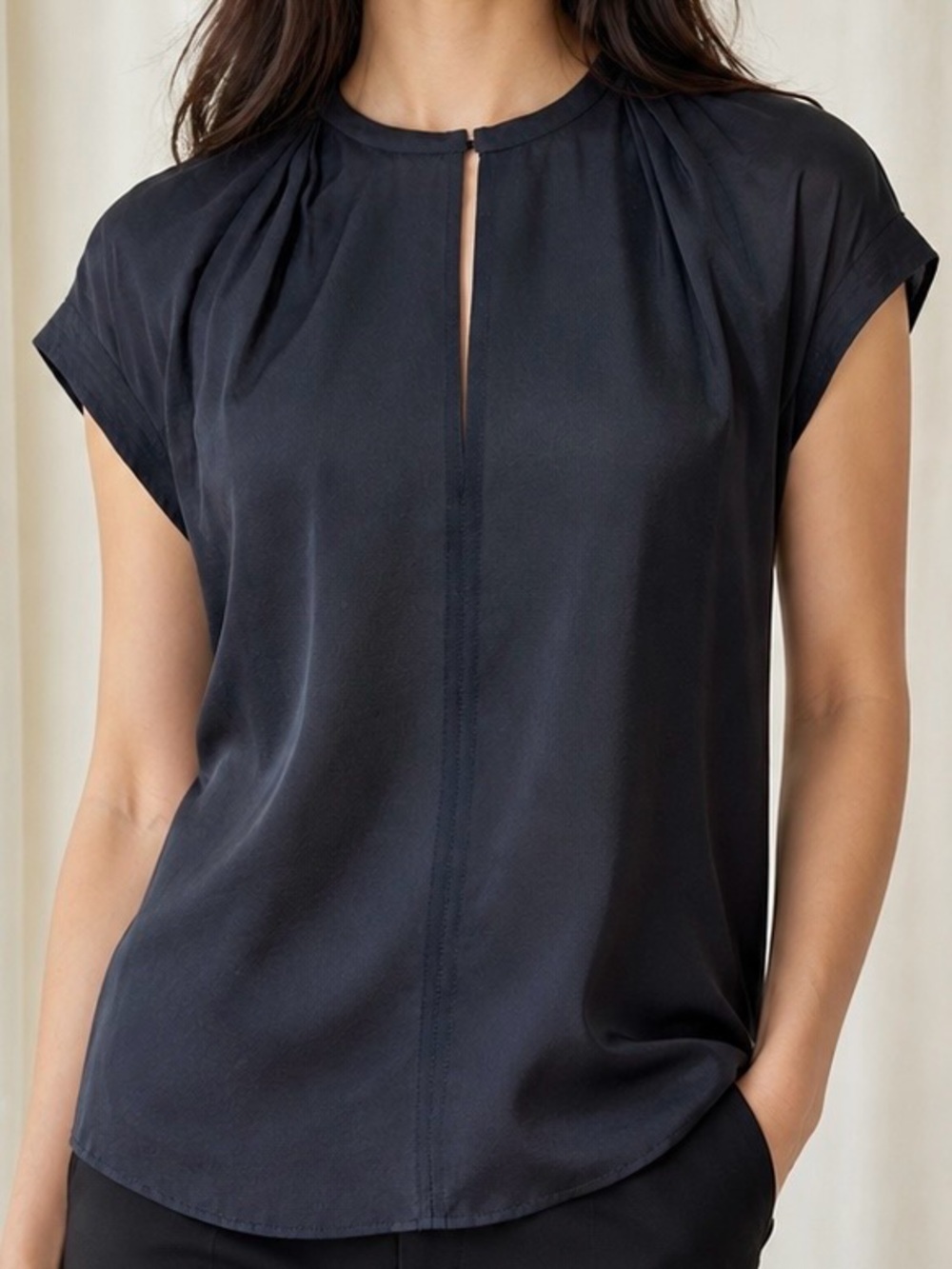 NWT A.L.C. 100% Silk Pleated Shoulder Top w/ Keyhole Bust Detail in Black Sz XS